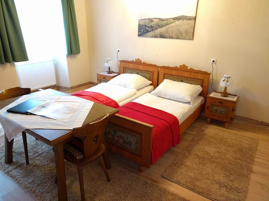 Zantnhof Apartment Rohrabrunn Bagian luar foto